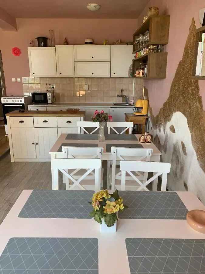 The Castle Bed & Breakfast Golden Sands