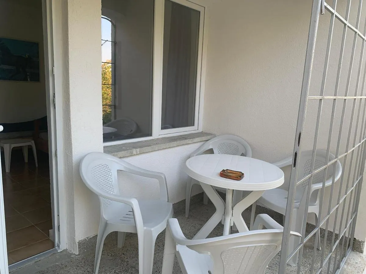 The Castle Bed & Breakfast Golden Sands